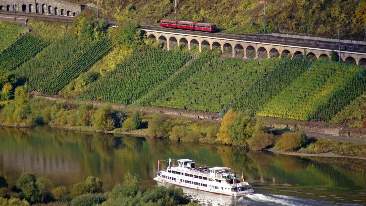 Schiff und Bahn bei Traben-Trabach Schiff und Bahn bei Traben-Trabach